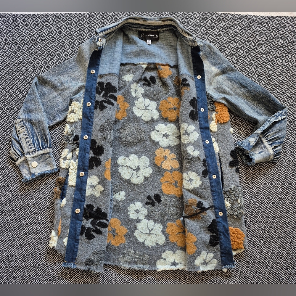 Donna White Coats Denim Shacket With Plush Floral Design Size Small - Picture 5 of 11